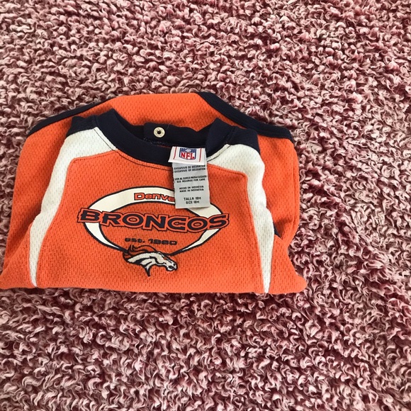 Denver Broncos 16m baby body suit . - Picture 5 of 8